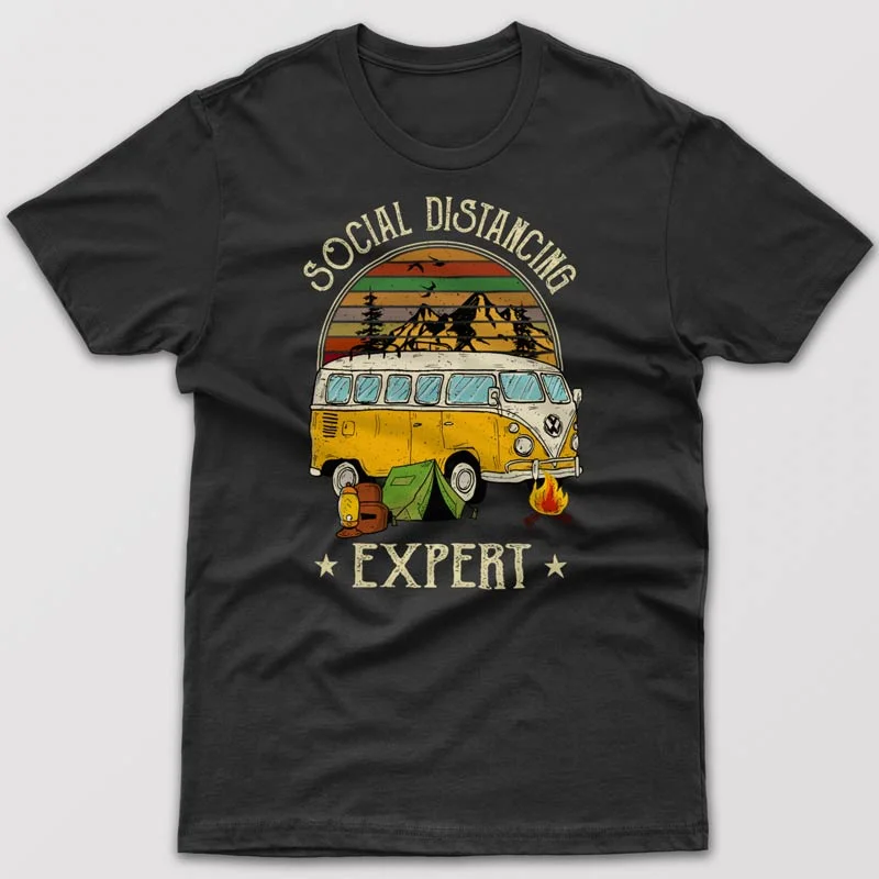 Social Distancing Expert - T-shirt